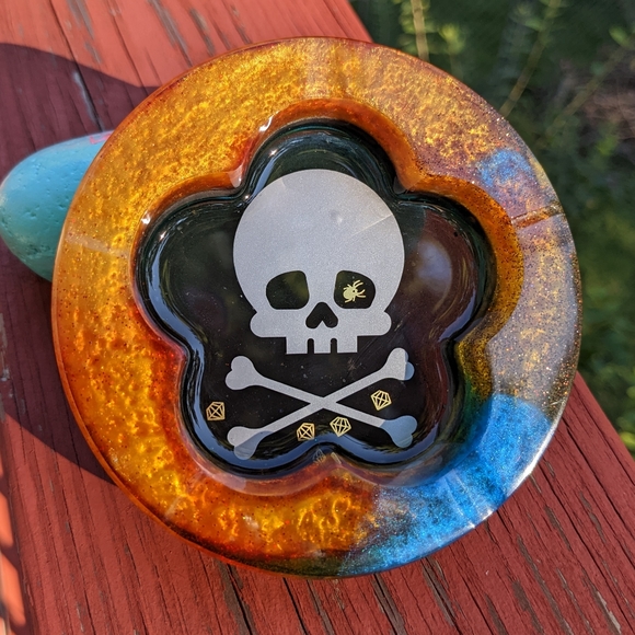 ๐SOLD๐Skull Ashtray Resin Art Handmade Orange Skulls Spider Halloween Art - Picture 6 of 11